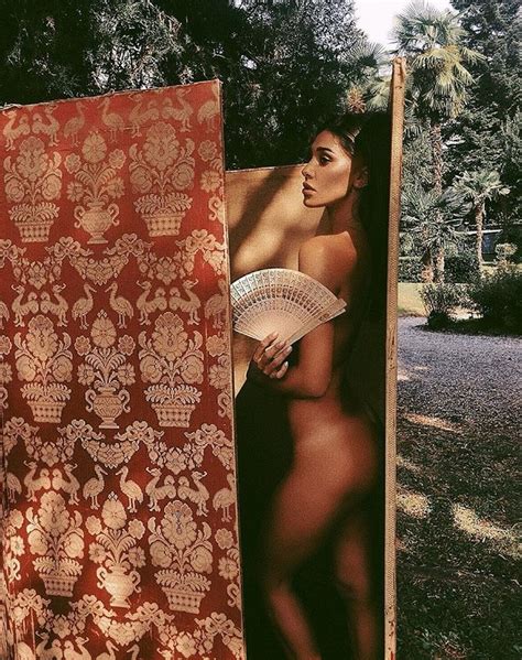 Belen Senza Veli Su Instagram Il Web Diventa Bollente