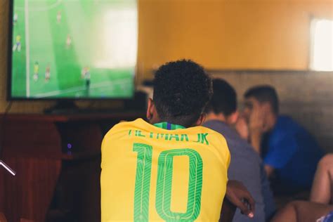 Lista De 6 Características Que Debe Tener Un Televisor Para Ver Fútbol