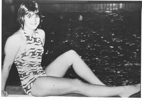 Hot Sexy Caren Metschuck Bikini Pics