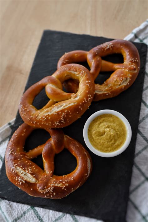 How To Make Bavarian Soft Pretzels For Oktoberfest Beers With Mandy