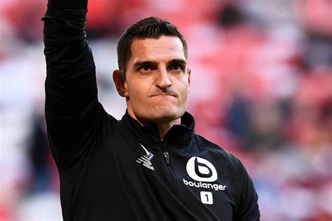 Regis Le Bris Reveals What Vito Mannone Told Him Before He Was