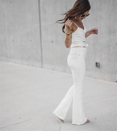 5 Must-Have White Flared Jeans • The Perennial Style