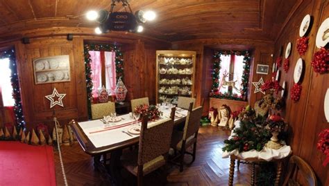 La Casa bergamasca di Babbo Natale A Gromo cè già aria di festa per i