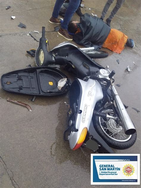 Un joven motociclista sufrió fracturas expuestas al chocar contra una