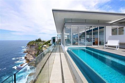 10 Incredible Waterfront Homes You'll Want to Own Immediately