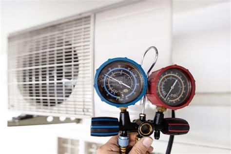 Examine Measure The Pressure Of Refrigerant Levels With Pressure Gauges