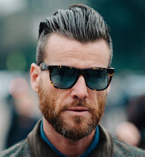 TOP variantes de la coupe de cheveux homme mi long en arrière le