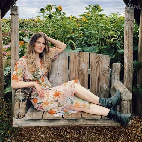 Tammy Gillis Nude Sexy Collection Photos TheFappening