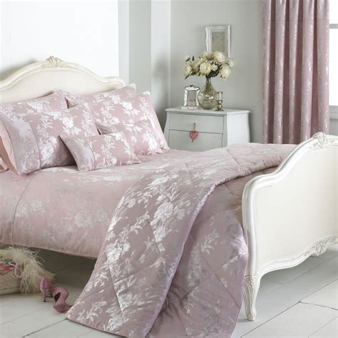 Paoletti Balmoral Bedding Set In Pink Beddingworld Damask Bedding