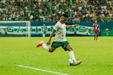 Manaus Fc Anuncia Empr Stimo Do Atacante Vitinho