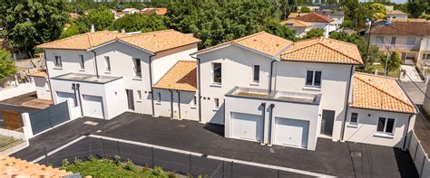 Maisons à étage au centre ville de Villenave dOrnon