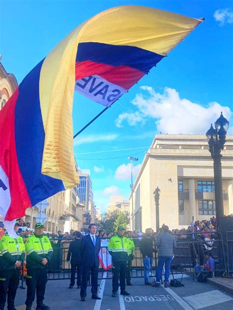 Secretaría de Seguridad BOG on Twitter Recorrimos la PlazaDeBolívar