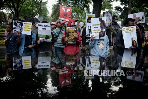 Aksi Unjuk Rasa Mahasiswa Papua Di Komnas HAM Republika Online