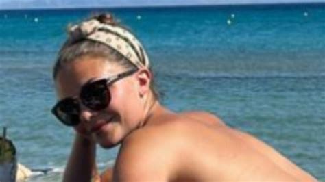 Hot Sexy Megan Stott Bikini Pics