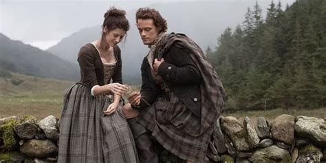 Jamie Y Claire Outlander Jamie And Claire Fraseroutlander Wedding