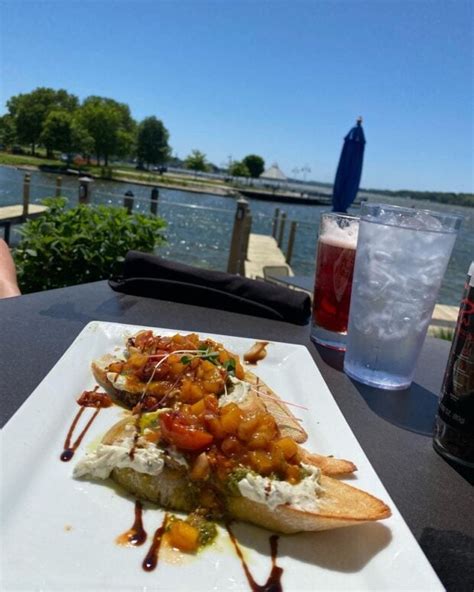 9 *BEST* Local Restaurants in Holland Michigan [+ map of Holland ...