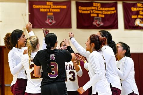 Stac Womens Volleyball Falls In Conference Opener To Roberts Wesleyan