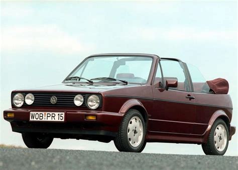 El clásico descapotable Volkswagen Golf Cabrio CLASICOS UY