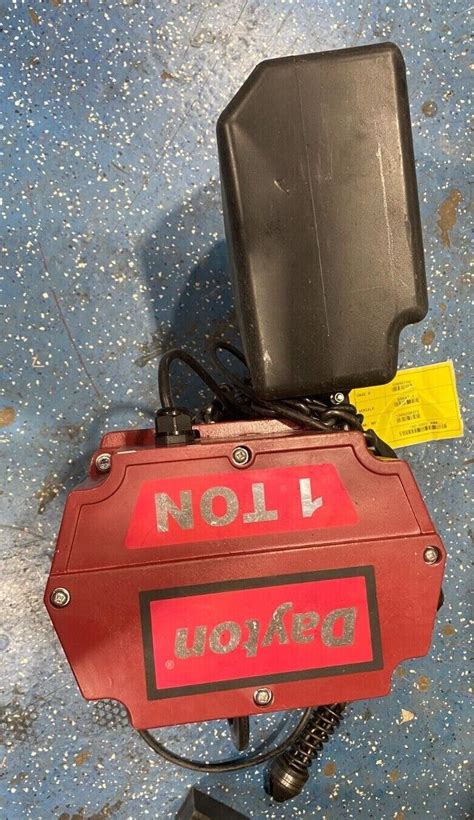 Dayton H3 Electric Chain Hoist 2GXH4b 2000LB 20ft Lift 115V 16fpm 1Ton