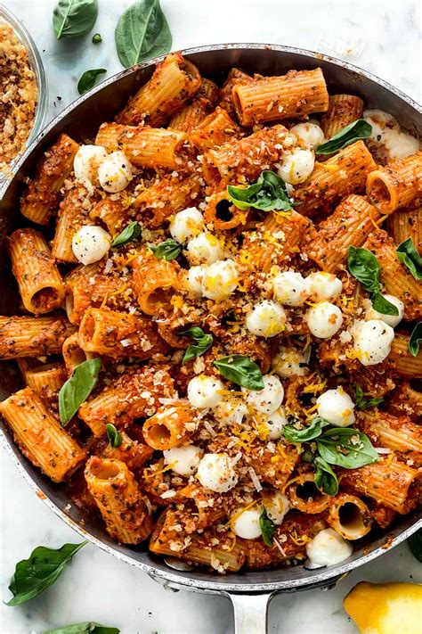 Pasta With Tomato Pesto And Garlicky Breadcrumbs