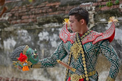 face losing face east  west success  cultures