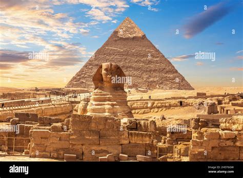 The Great Sphinx And The Khafre Pyramid Egypt Giza Stock Photo Alamy