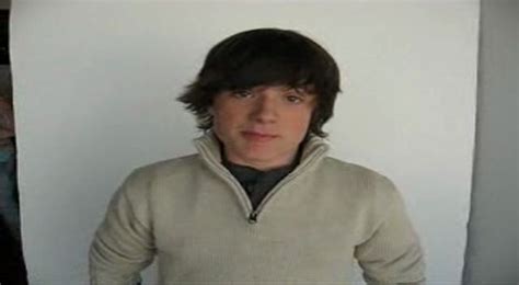 Josh Hutcherson Shows Off His Funny Face! | Josh hutcherson, Josh ...