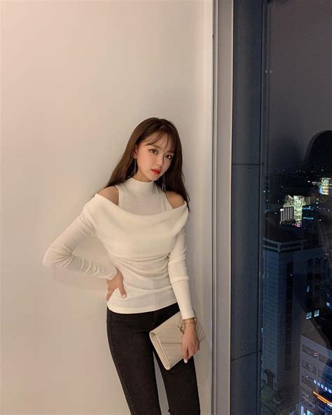 Instagram chuu official 2P seoji72 김서지 korean model chuu