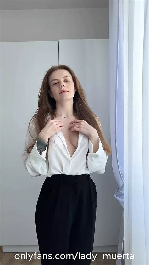 Instrucciones De Paja Secretaria Milf Traviesa Caliente Llega A Casa Lentamente Hace Un