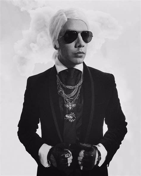 karl lagerfeld halloween costume 3
