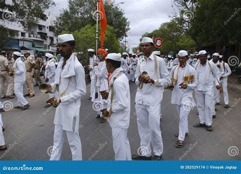 24 June 2024, Solapur, Maharashtra, India, Sant Gajanan Maharaj Palkhi from Shegaon To ...