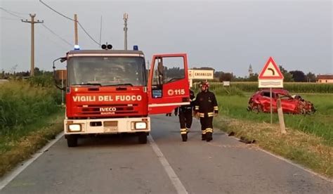 Casorezzo Auto Finisce Fuori Strada Un Morto E Un Ferito Grave