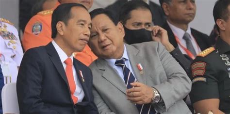 Momen Momen Prabowo Pasang Badan Bela Jokowi Merdeka