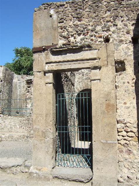 VII 1 50 Pompeii September 2005 Entrance Looking East Into Corridor J