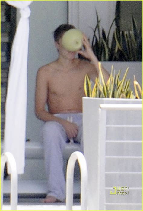 Justin Bieber Shirtless Time In Miami Photo 2565581 Justin Bieber Sean Kingston Shirtless