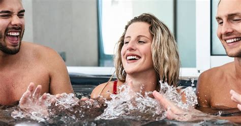 Soaking Under The Stars Motor City Hot Tubs Guide To Epic Hot Tub Parties
