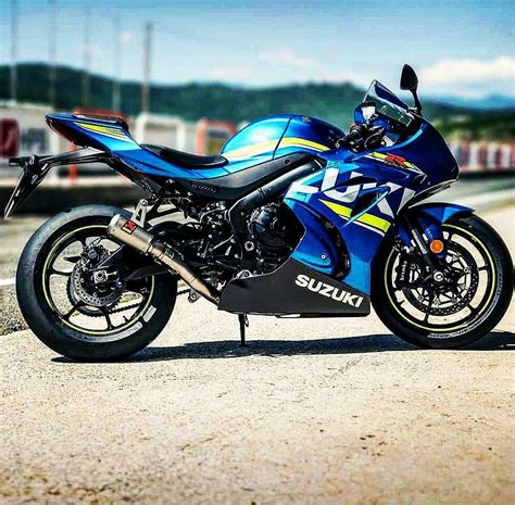 GSX R1000 AKRAPOVIC Suzuki Suzuki Motorcycle Sport Bikes