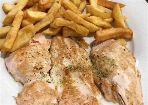 Filetes De Pollo A La Plancha Con Patatas Fritas Receta De Vanedg