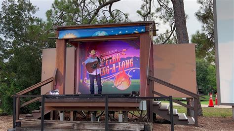 Photos Video Chip N Dales Campfire Sing A Long Returns To Disneys