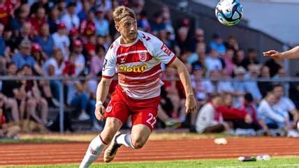 Greifswalder FC Leiht Offensivspieler Eichinger Von Jahn Regensburg