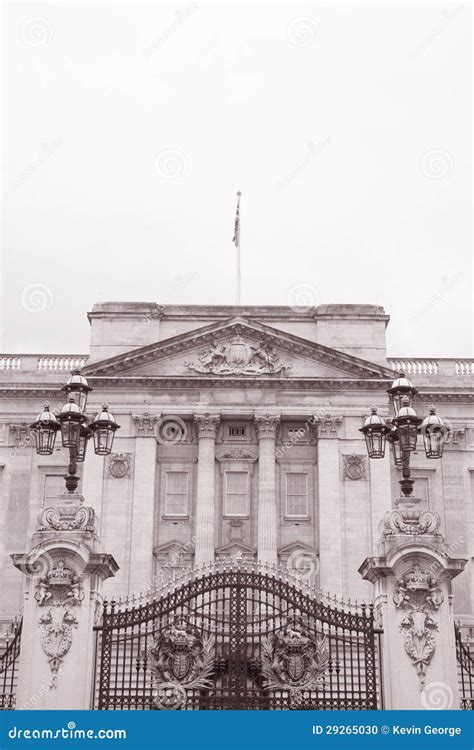 Buckingham Palace; Londra fotografia stock. Immagine di architettura ...