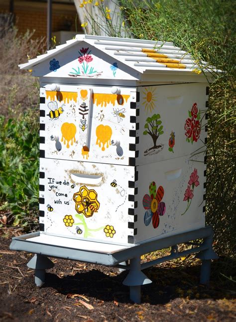 Do I Need To Paint My Flow Hive Flow Hive Painted Bee Hives Bee Decor