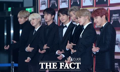 방탄소년단 디즈니 뮤직어워드 4개 부문 수상 아미 덕분에 가능 연예 기사 더팩트