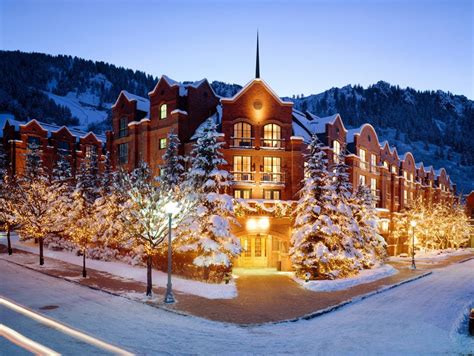 These 6 Christmas-Themed Hotels Are Seriously Perfect To Spend The ...