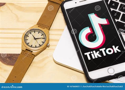 Icône D application De Tik Tok Sur Le Gros Plan D écran D iphone De La