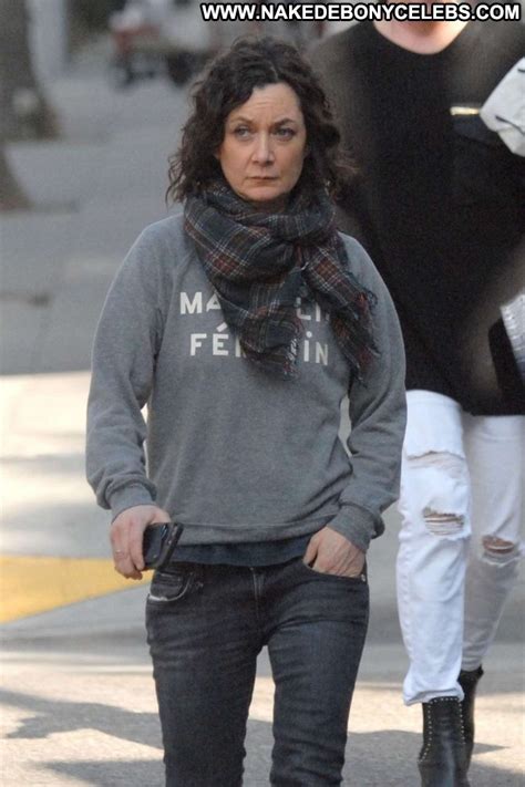 Sara Gilbert Shopping Babe Posing Hot Straight Beautiful