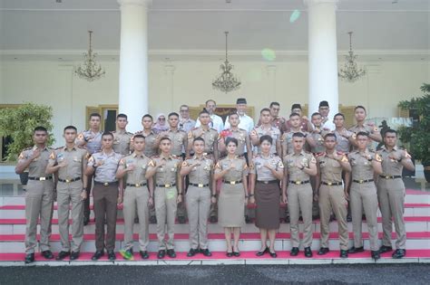 Gubernur Mahyeldi Sambut Taruna Akmil Akpol Asal Sumbar Koran Padang