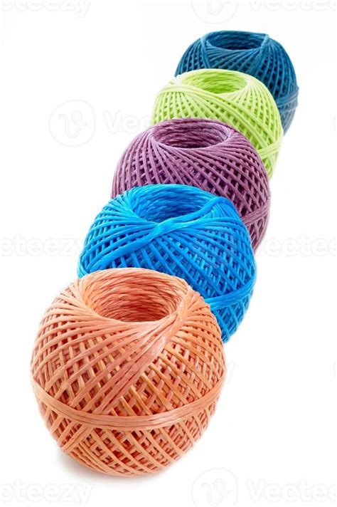 ball of string 11711299 Stock Photo at Vecteezy