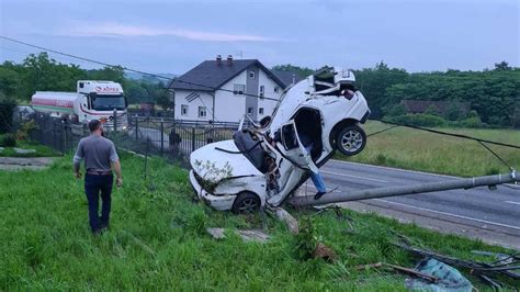 Te Ka Saobra Ajna Nesre A Kod Br Kog Vatrogasci Rezali Automobil Kako