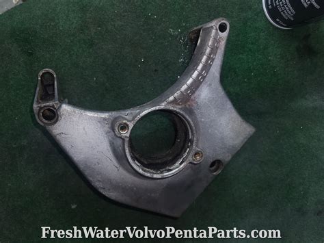 Volvo Penta timing bridge Raw water Pump mount Pn 855483 Aq131 aq151 a